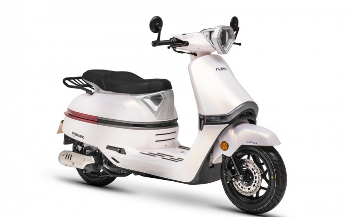 Chi tiết xe ga 150cc giá 45 triệu đồng đẹp hoài cổ xịn hơn SH, rẻ hơn Air Blade