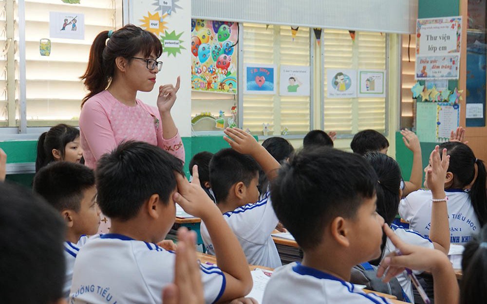 Đề xuất miễn học phí với con giáo viên, các ngành nghề khác thì sao?