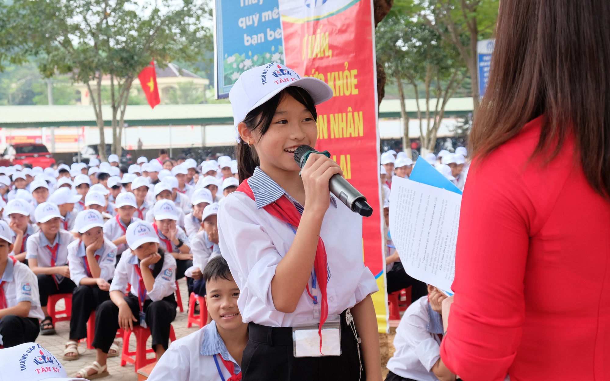 Hà Nội biểu dương trẻ em gái trong các gia đình tiêu biểu thực hiện tốt chính sách dân số