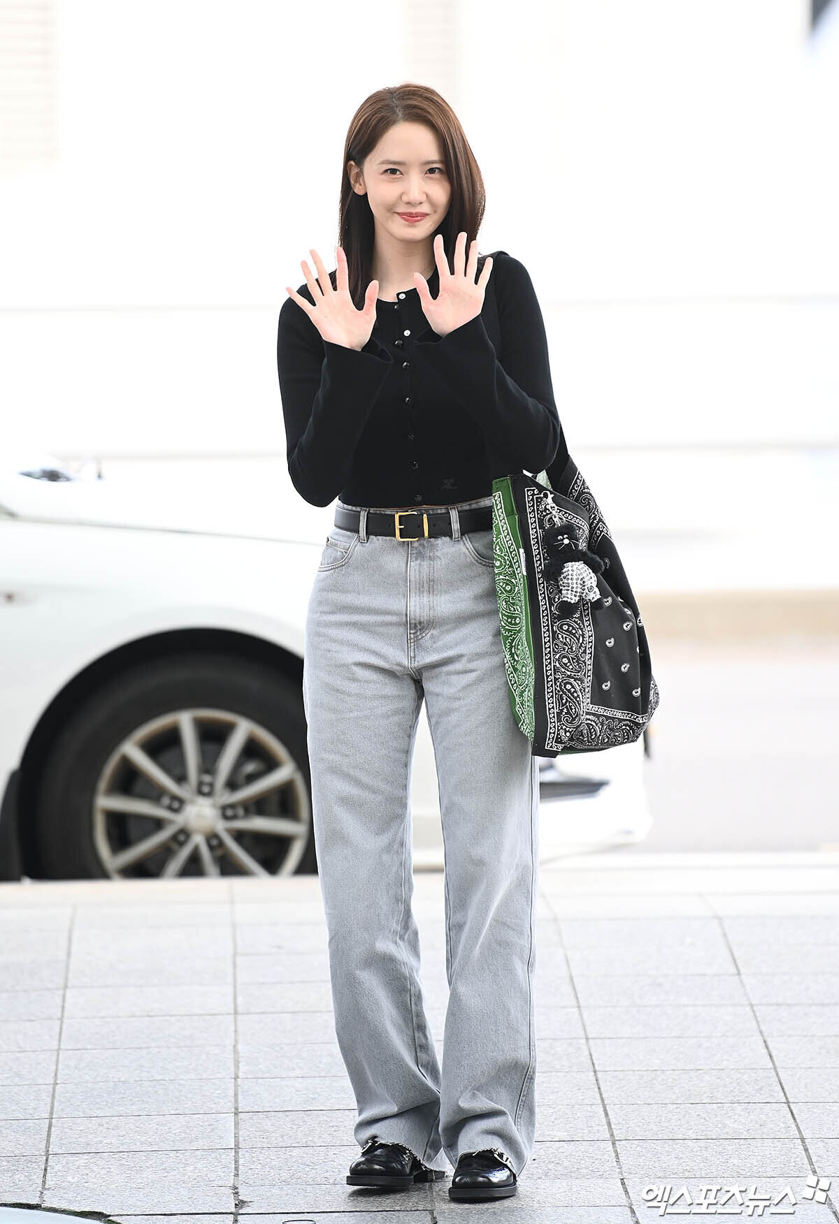 230927-yoona-at-incheon-international-airport-documents-41-17285575893051323503680-1728639913618-17286399137311724660534.jpeg