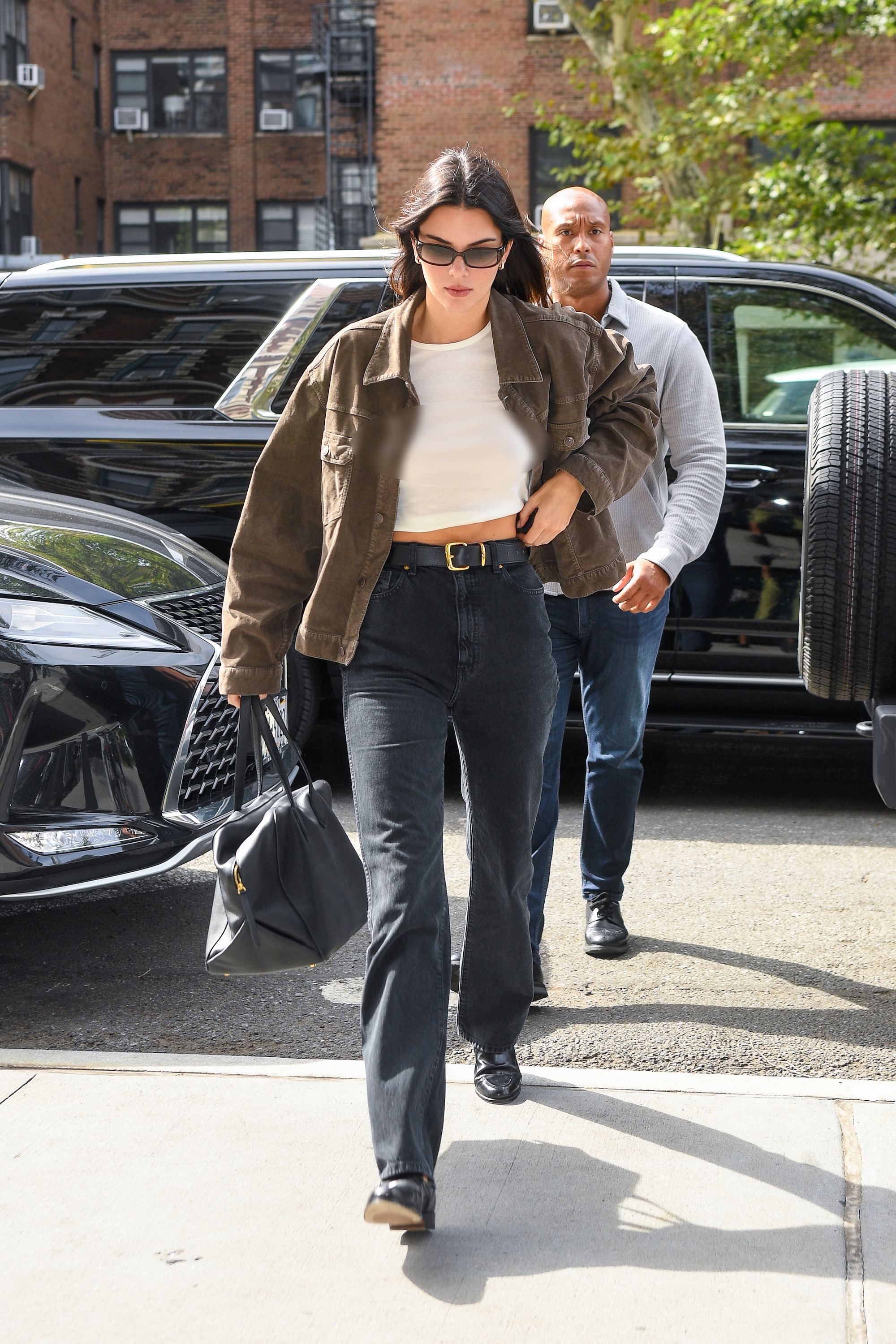 Kendall Jenner gợi ý 4 mẫu giày hoàn hảo để phối với quần jeans- Ảnh 9.