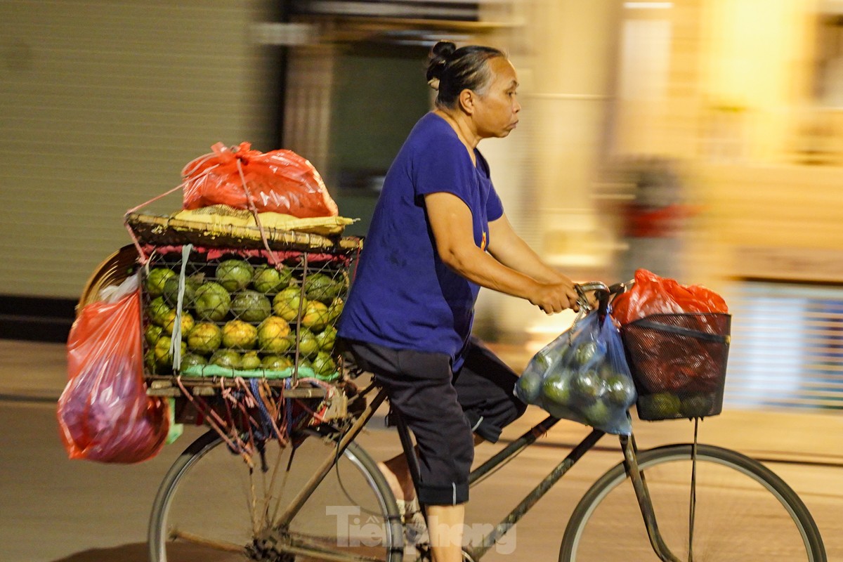 Vất vả mưu sinh trong đêm của những phụ nữ không có ngày 20/10 - Ảnh 15.