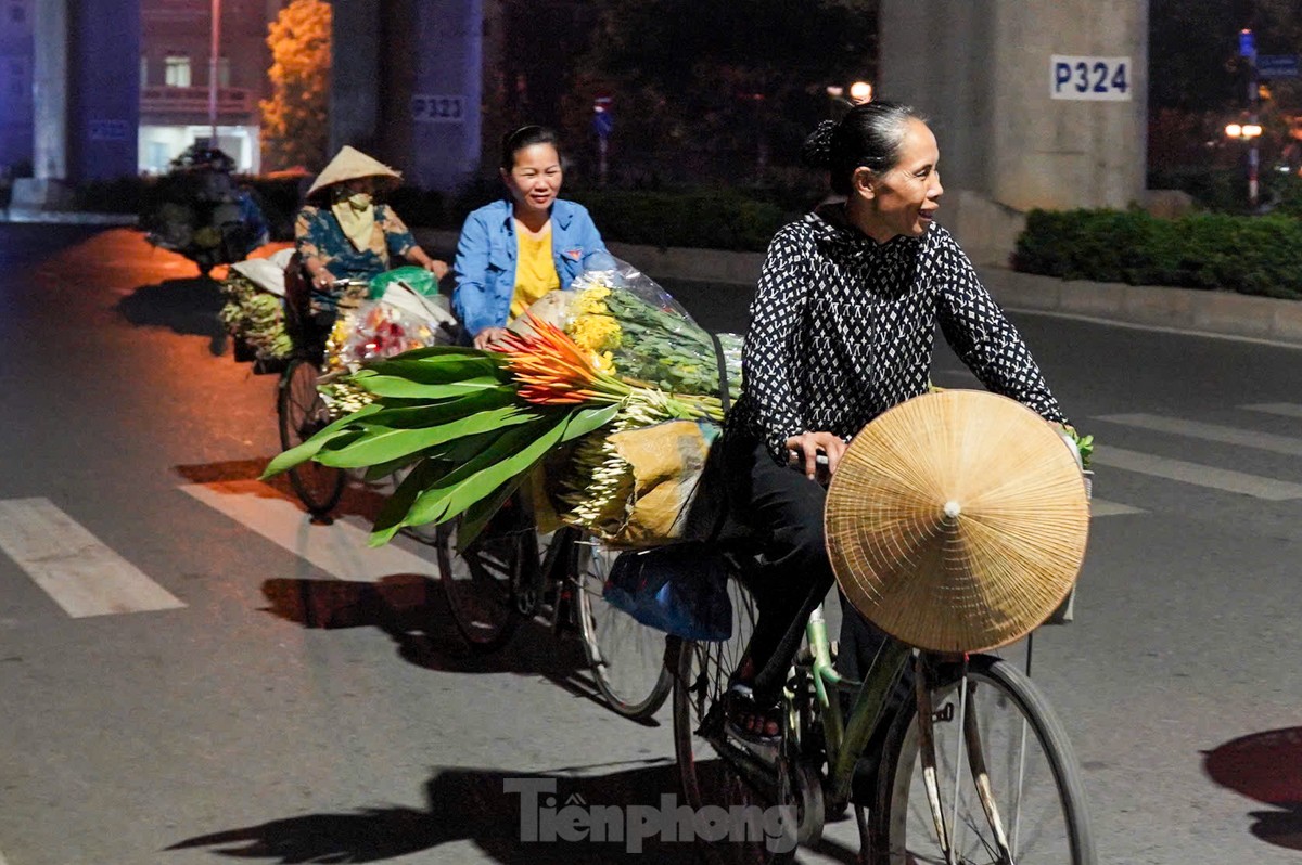 Vất vả mưu sinh trong đêm của những phụ nữ không có ngày 20/10 - Ảnh 11.