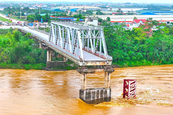 Đưa cầu Phong Châu mới vào khai thác trong năm 2025 - Ảnh 1.