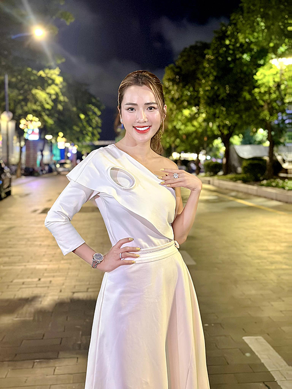 Trải qua một 'lần đò' dang dở, nữ siêu mẫu tái hôn với ca sĩ nổi tiếng có cuộc sống viên mãn- Ảnh 5.