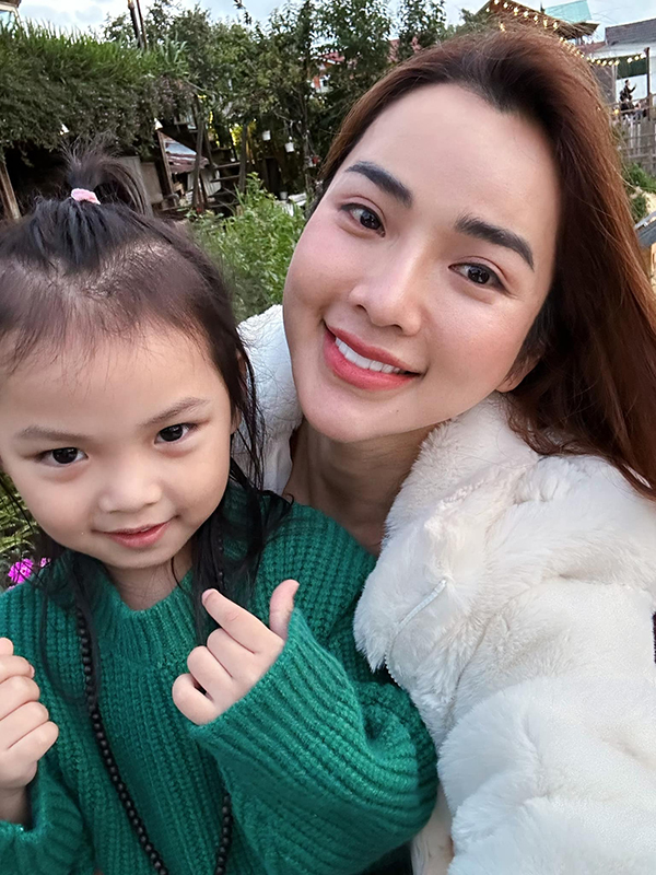 Trải qua một 'lần đò' dang dở, nữ siêu mẫu tái hôn với ca sĩ nổi tiếng có cuộc sống viên mãn- Ảnh 8.