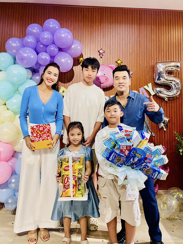 Trải qua một 'lần đò' dang dở, nữ siêu mẫu tái hôn với ca sĩ nổi tiếng có cuộc sống viên mãn- Ảnh 9.