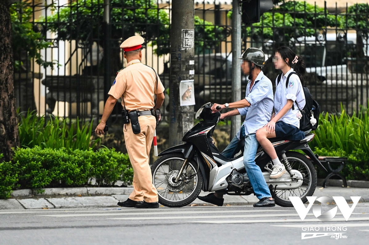 Bộ Công an đề xuất tăng nặng xử phạt hành vi giao xe cho người chưa đủ tuổi - Ảnh 2.