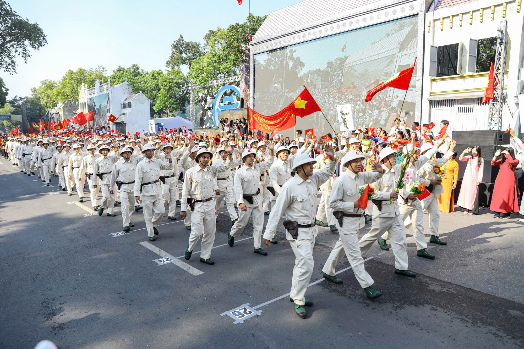 ha-noi-ngay-hoi-vi-hoa-binh-18-1728197201692919981875.jpg