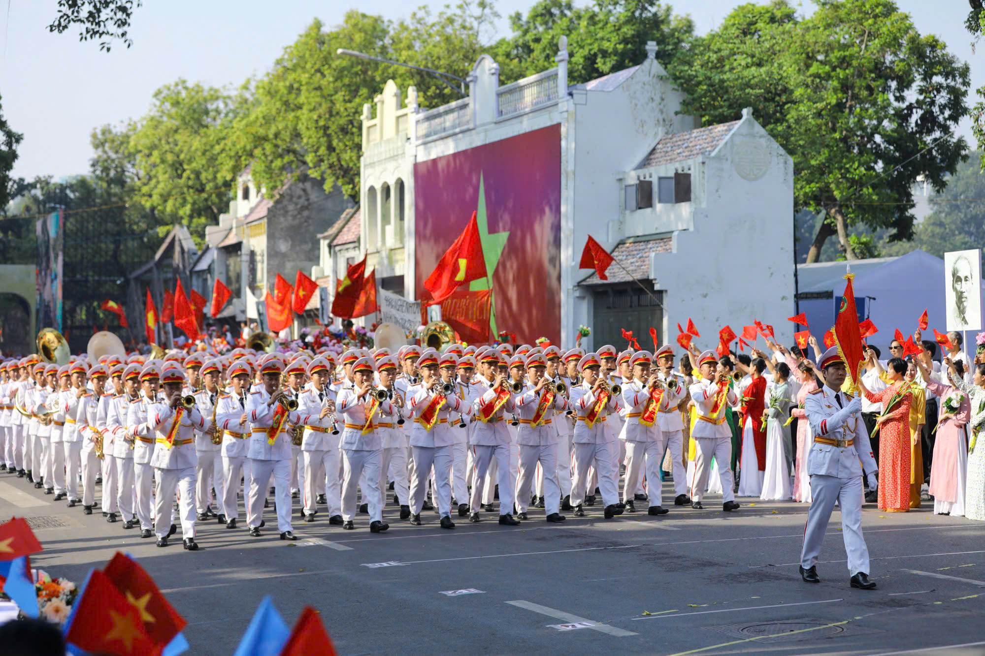 ha-noi-ngay-hoi-vi-hoa-binh-21-17281972018631891808176.jpg