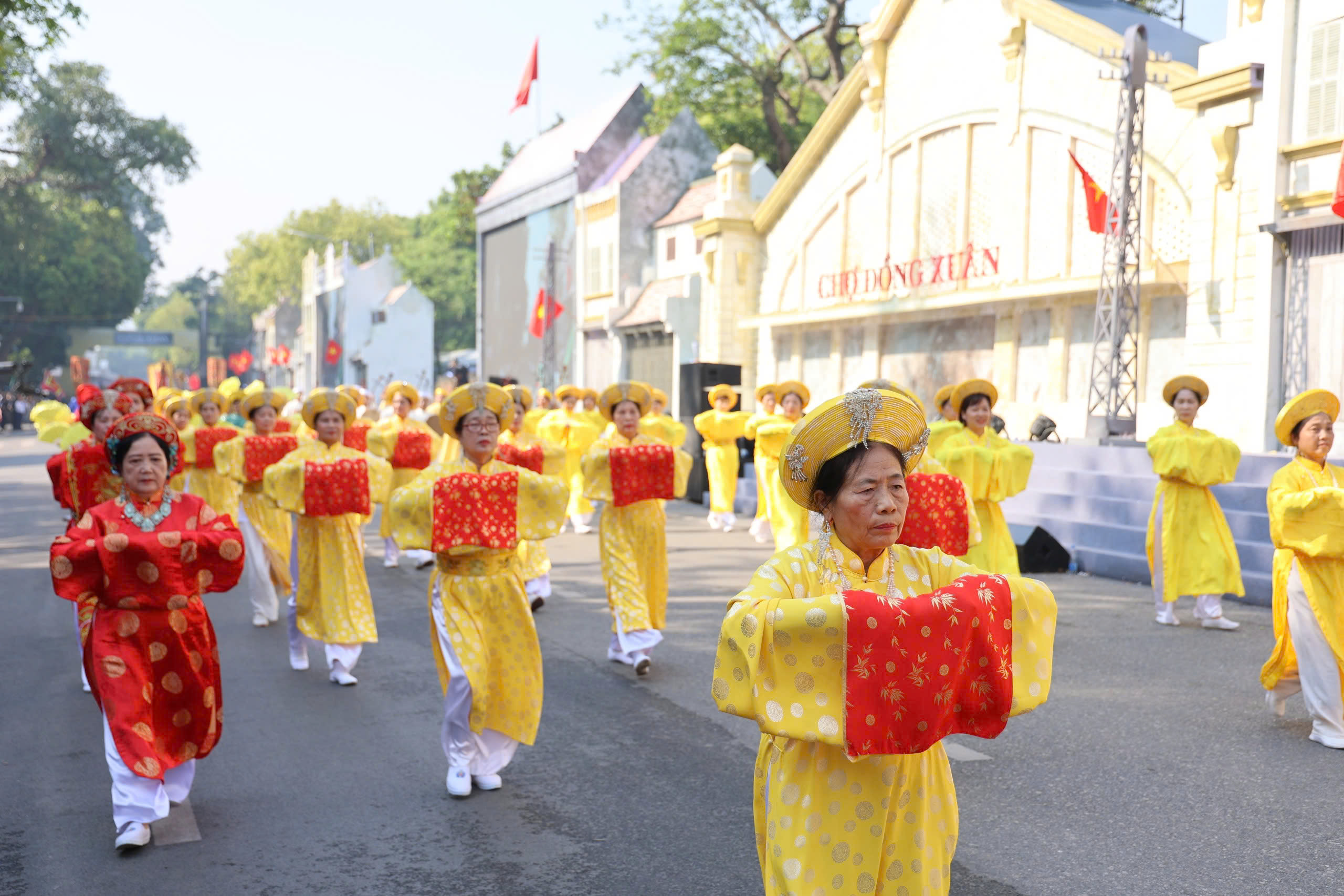 ha-noi-ngay-hoi-vi-hoa-binh-3-17281972011511297678291.jpg