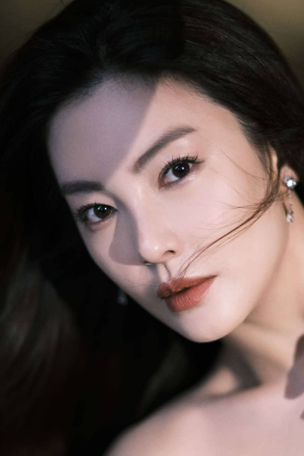 Loại mặt nạ rẻ tiền dễ kiếm ngoài chợ được 'bản sao Song Hye Kyo' Trương Vũ Kỳ tận dụng để dưỡng da - Ảnh 8.