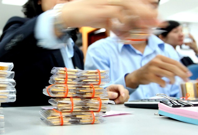 Giá vàng hôm nay 11/11: Vàng nhẫn Bảo Tín Minh Châu, PNJ, Doji ra sao khi giá thế giới giảm liên tiếp?- Ảnh 2.