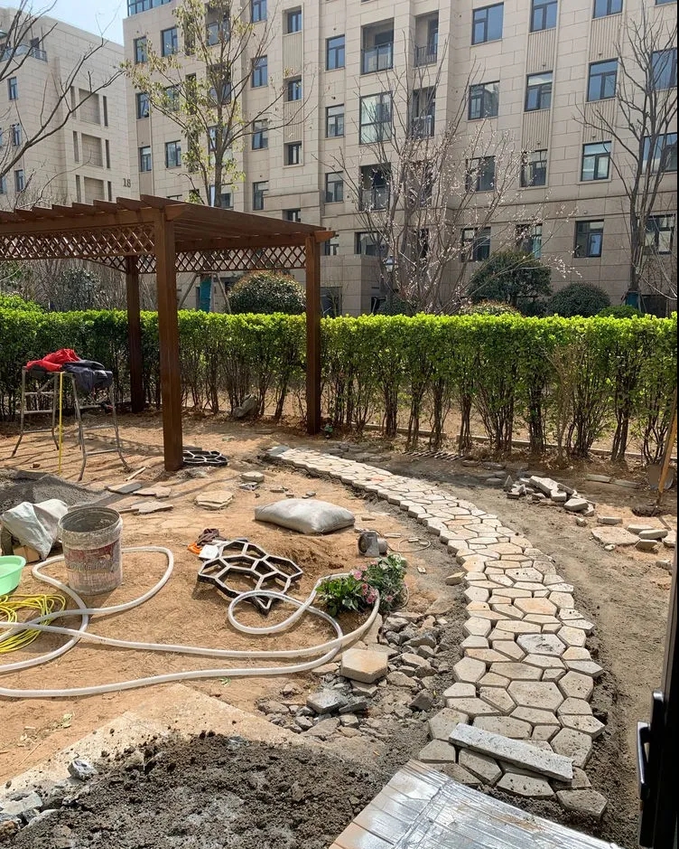 Cặp đôi dành 1 một năm để biến khoảng sân 120m2 thành một khu vườn xinh đẹp và lãng mạn- Ảnh 7. Cặp đôi dành 1 một năm để biến khoảng sân 120m2 thành một khu vườn xinh đẹp và lãng mạn- Ảnh 7.