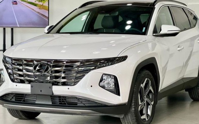 Giá lăn bánh Hyundai Tucson mới nhất đang giảm &quot;sốc&quot;, Honda CR-V và Mazda CX-5 lo lắng bị lấn át doanh số