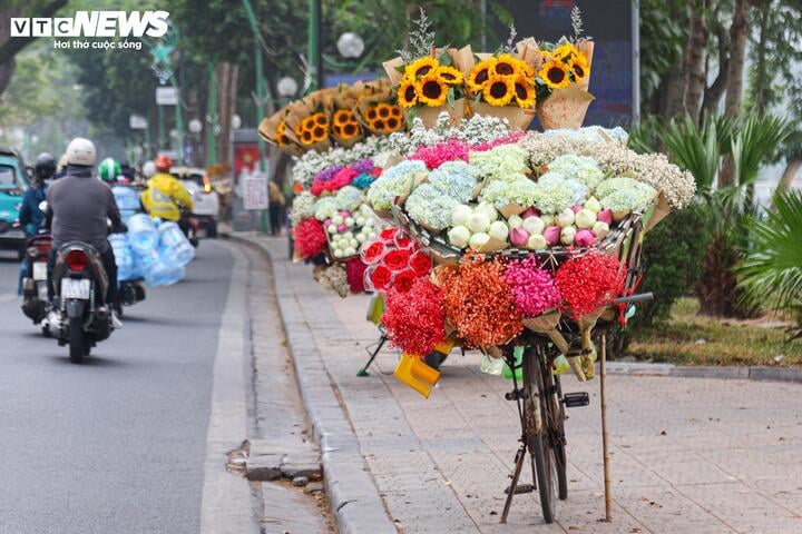 'Đặc sản' Hà Nội tăng giá gấp đôi, khách vẫn chịu chơi lùng mua - Ảnh 10.