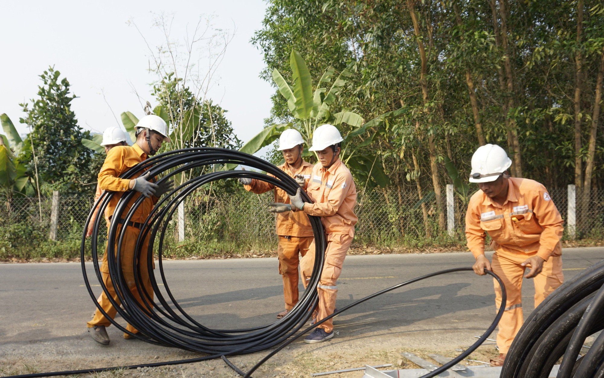 Lịch cúp điện Bình Dương từ ngày 18 - 24/11/2024: Có nơi cúp điện từ nửa đêm, nhiều khu dân cư và tuyến đường 12 tiếng không có điện để dùng