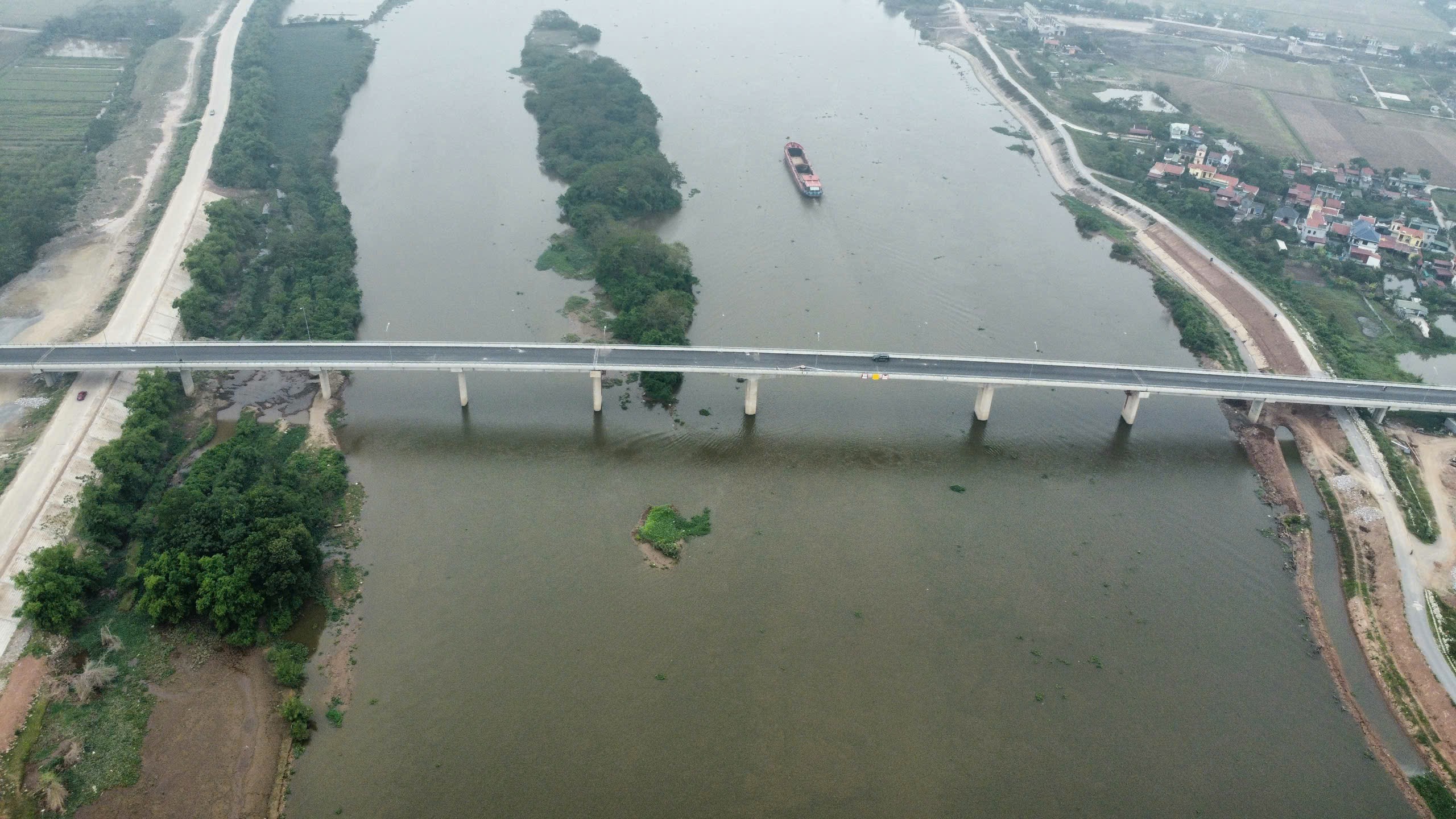 Sau khi điều chỉnh thời gian hoàn thành, cầu Bến Mới nối Nam Định - Ninh Bình hiện ra sao?- Ảnh 1.