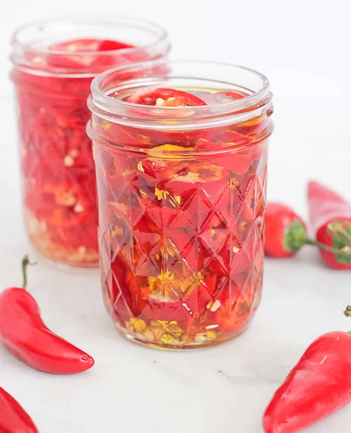 how-to-preserve-chillies-20082445-1732500281567-1732500281720672751252.jpeg