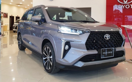 Giá lăn bánh Toyota Veloz Cross mới nhất rẻ hiếm thấy, Mitsubishi Xpander lo bị soán ngôi doanh số