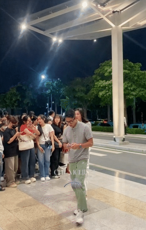 Ánh Viên diện đầm trễ vai, đi giày cao gót lập tức bị chê, hiện sở hữu cơ ngơi thế nào?- Ảnh 2.