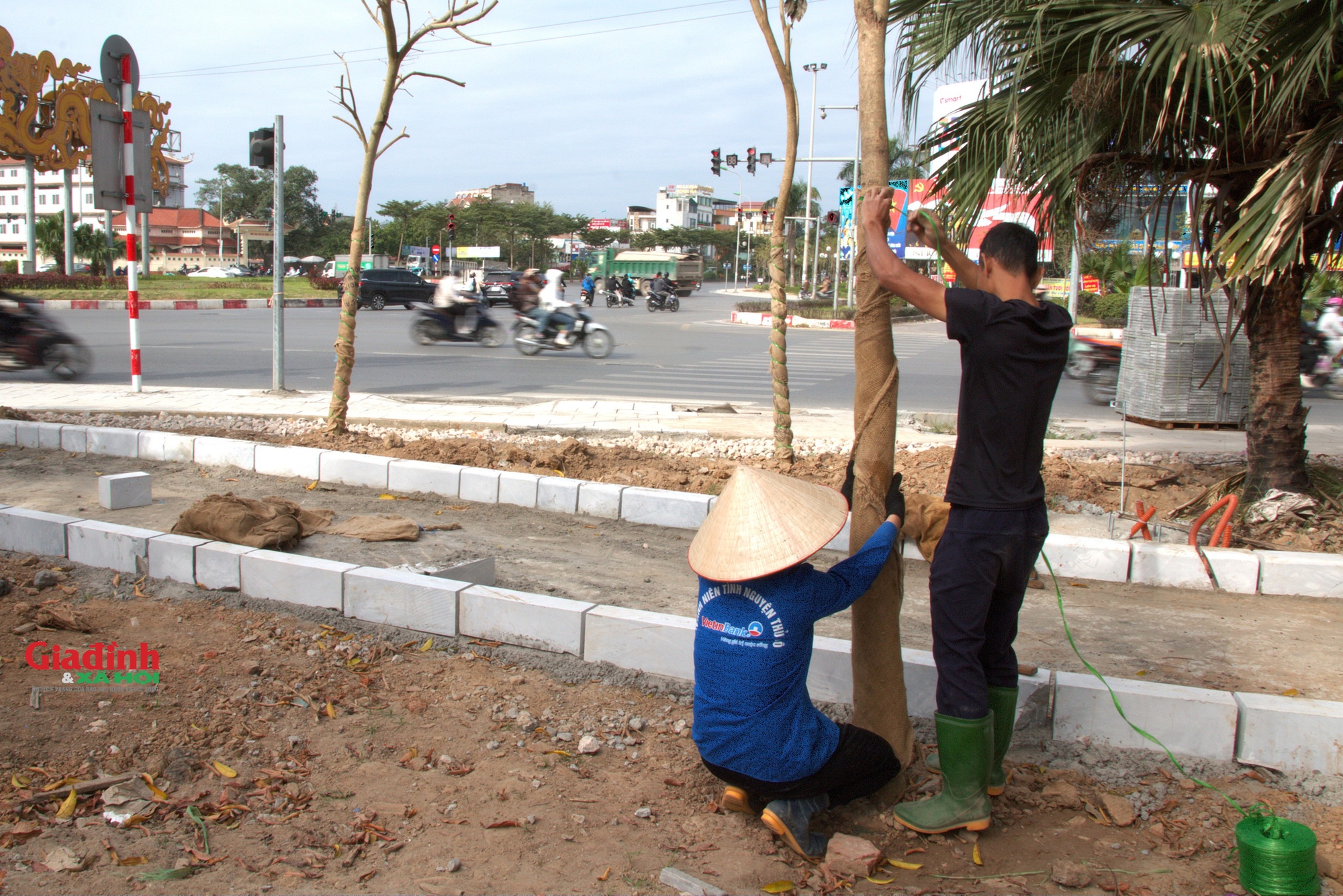 Hà Nội: "Đến hẹn lại lên" vỉa hè nhiều tuyến phố được đào xới, lát đá mới dịp cuối năm- Ảnh 16.