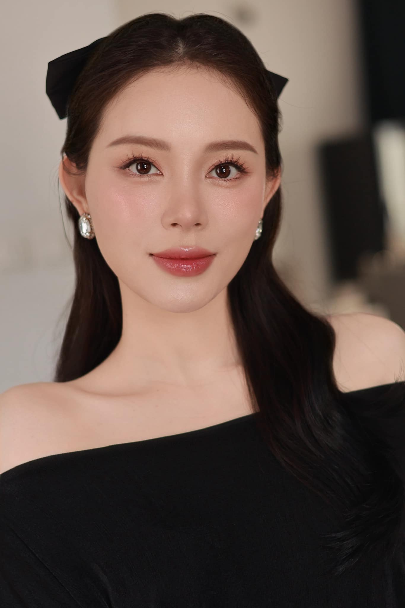 Vẻ đẹp trong veo của nàng dâu hào môn Linh Rin  - Ảnh 1.