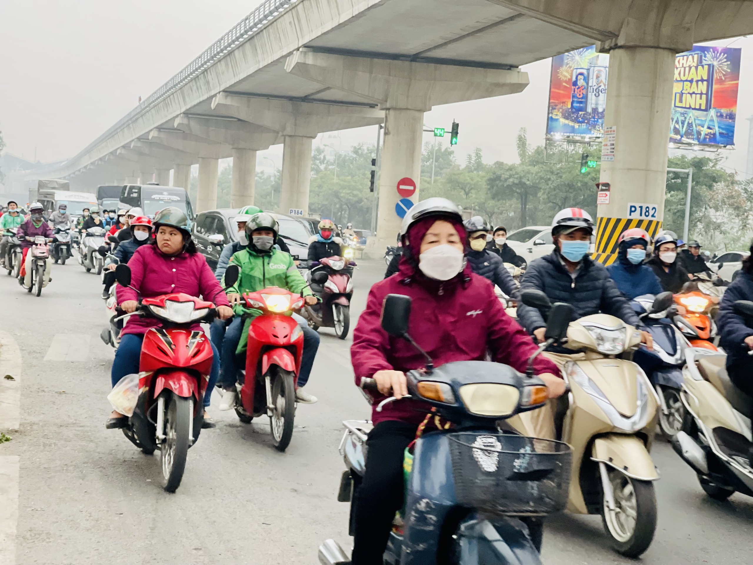 Không khí lạnh mạnh tràn xuống miền Bắc, tâm điểm rét đậm rét hại mùa Đông năm nay khi nào?- Ảnh 2. Không khí lạnh mạnh tràn xuống miền Bắc, tâm điểm rét đậm rét hại mùa Đông năm nay khi nào?- Ảnh 2.