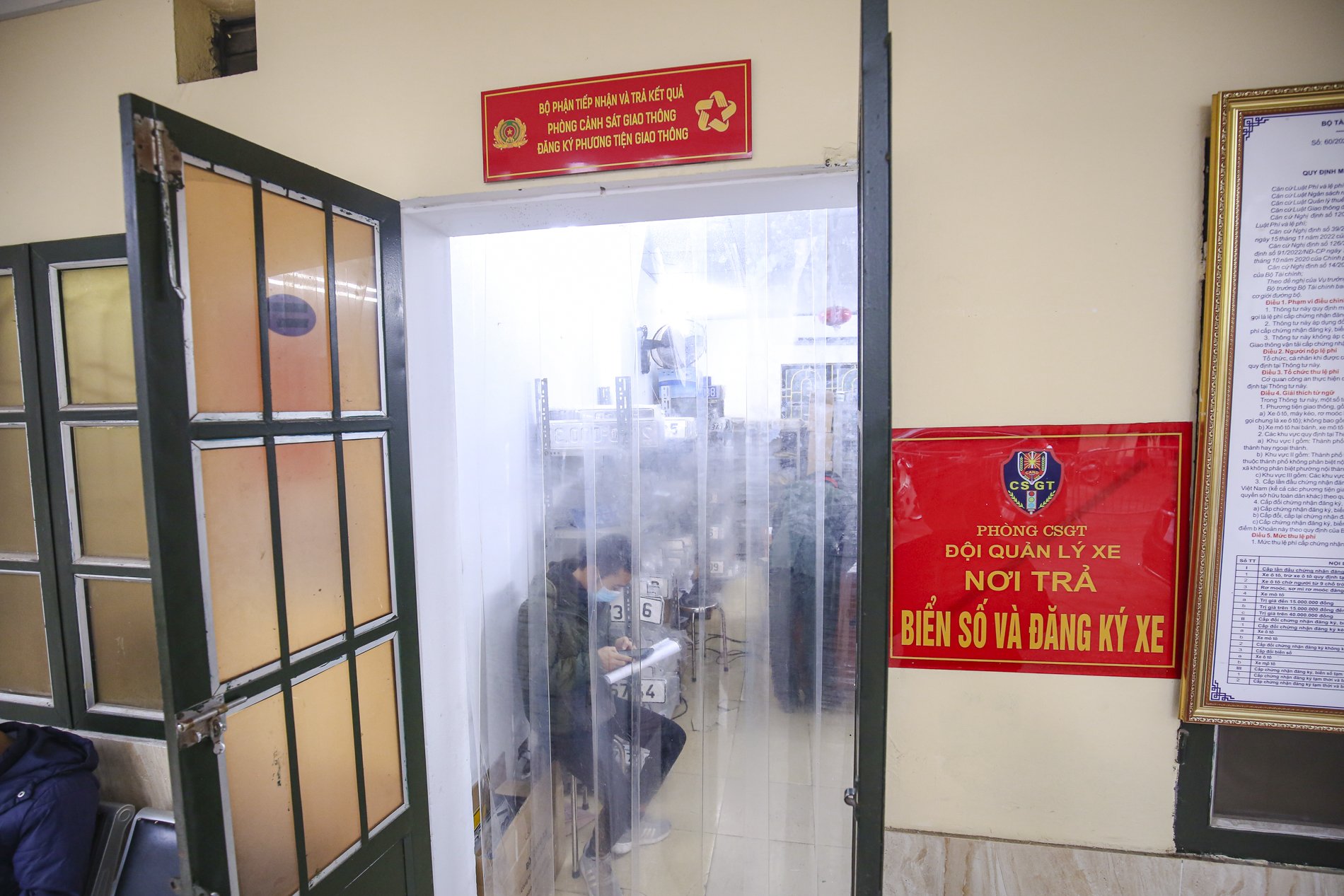 Hết hạn giảm 50% lệ phí trước bạ, tình hình đăng ký xe ở Hà Nội ra sao? - Ảnh 11.