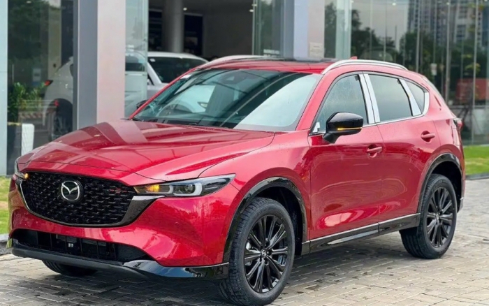 Giá lăn bánh Mazda CX-5 mới nhất &quot;giảm không phanh&quot; nhờ ưu đãi khủng, Honda CR-V lo chạy doanh số cuối năm