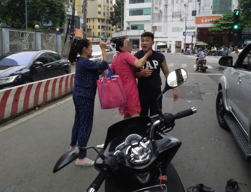 Tin tối 16/12: Đề xuất miễn học phí cho tất cả học sinh TPHCM từ năm học 2025-2026; có khoảng 112 loài mới được phát hiện tại Việt Nam- Ảnh 3. Tin tối 16/12: Đề xuất miễn học phí cho tất cả học sinh TPHCM từ năm học 2025-2026; có khoảng 112 loài mới được phát hiện tại Việt Nam- Ảnh 3.