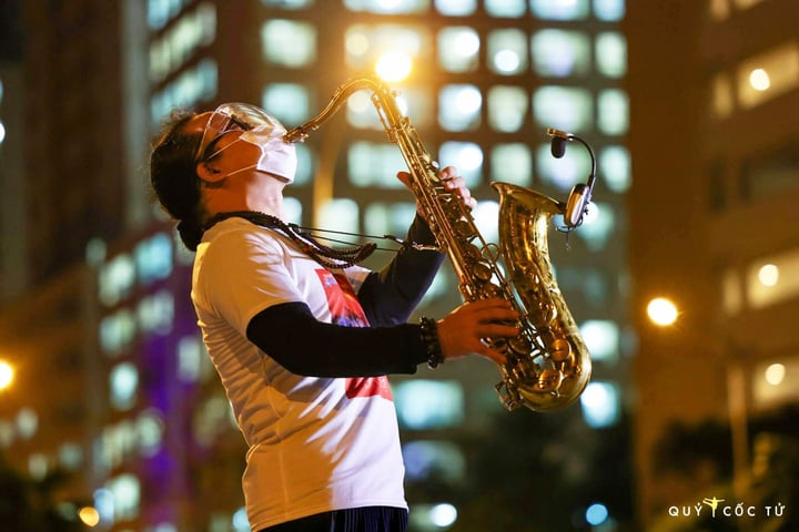 Nghệ sĩ saxophone Trần Mạnh Tuấn: Ba lần phẫu thuật não và sự hồi sinh kỳ diệu - Ảnh 4.