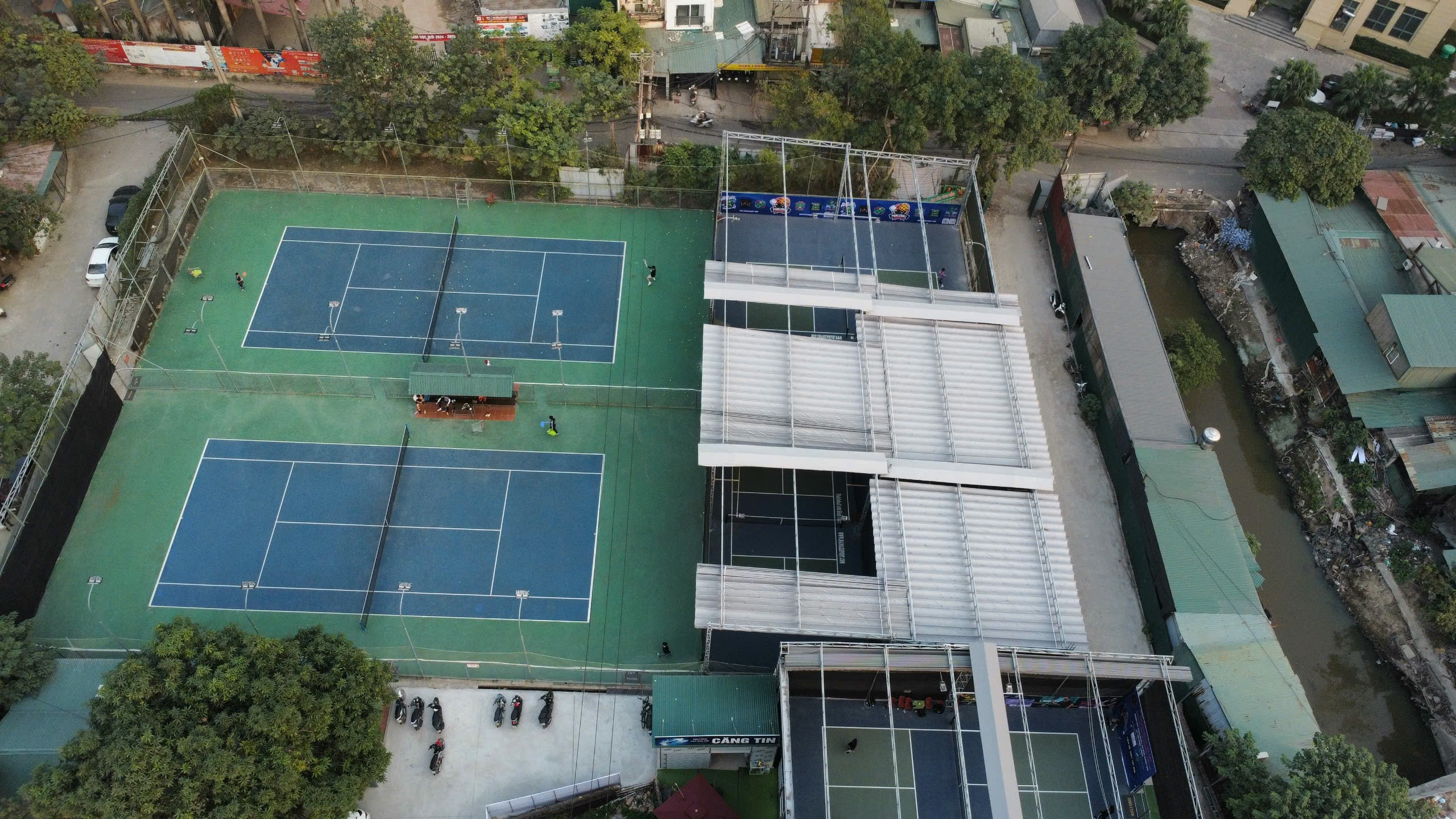 Tiếp vụ loạt sân Pickleball 'mọc như nấm sau mưa' ở Mỹ Đình 1, Hà Nội: Tiềm ẩn nguy cơ cháy nổ - Ảnh 5.