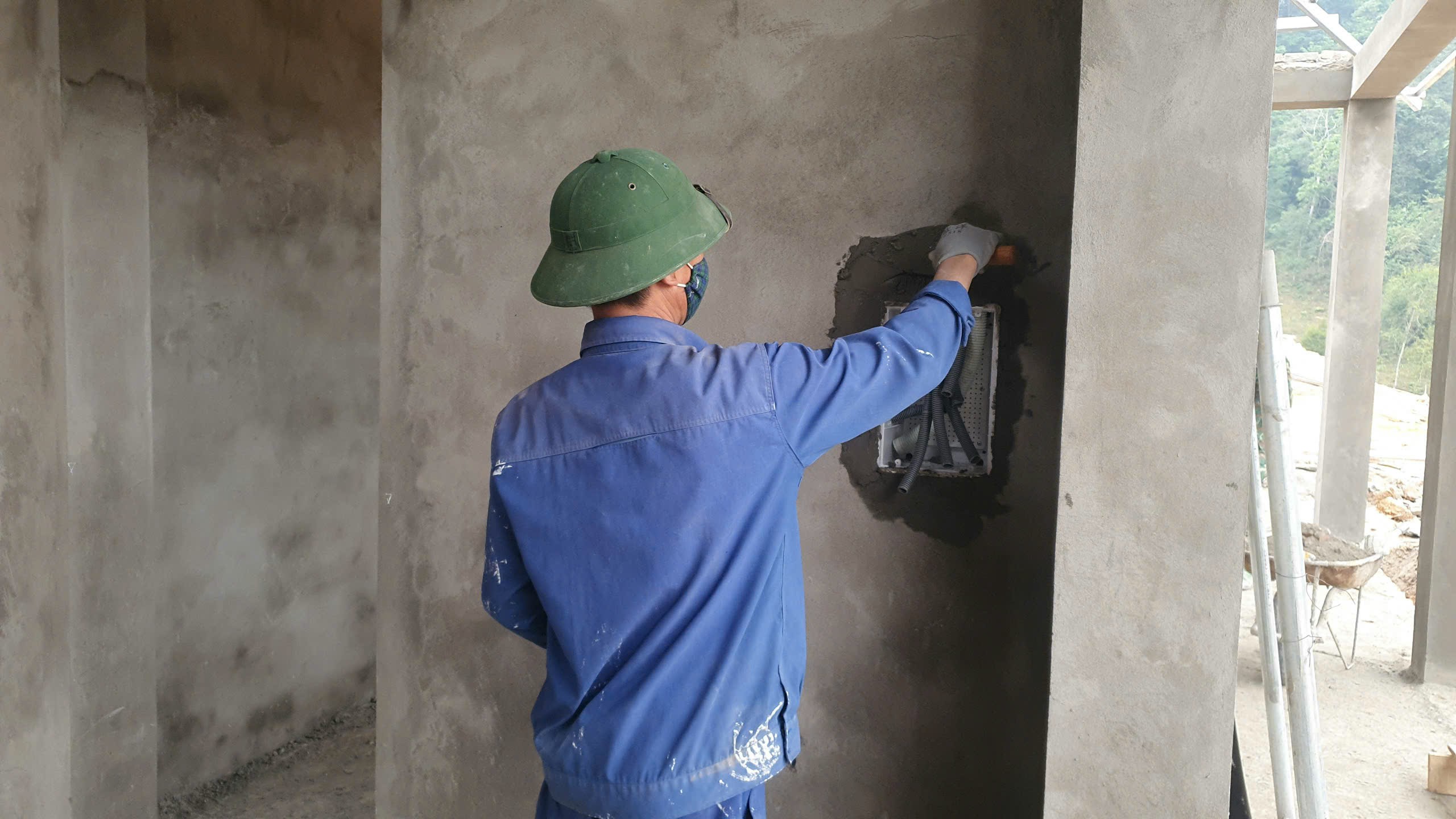 Ngắm những ngôi nhà sắp hoàn thiện tại bản tái định cư vùng thiên tai Tà Han ở Bắc Kạn - Ảnh 8.