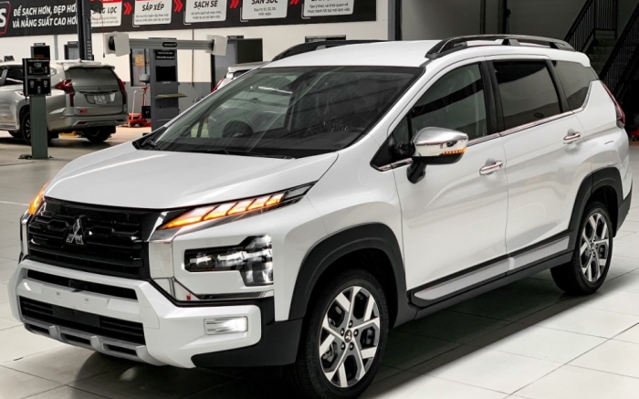 Giá lăn bánh Mitsubishi Xpander Cross mới nhất giảm mạnh kèm ưu đãi, Suzuki XL7 rốt ráo lo chạy doanh số cuối năm 