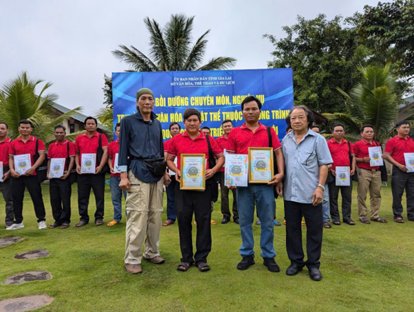 NSƯT Phạm Chí Khánh: “Phát triển nhưng không mất đi giá trị cốt lõi của âm nhạc truyền thống” - Ảnh 4.