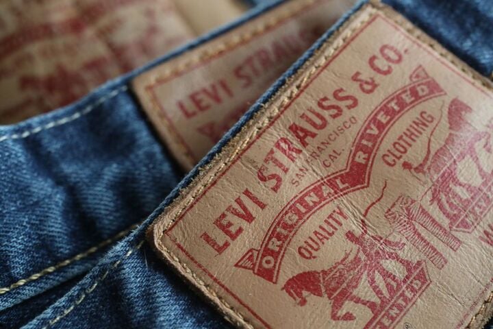 Tại sao cạp quần jeans lại có nhãn da? - Ảnh 1.