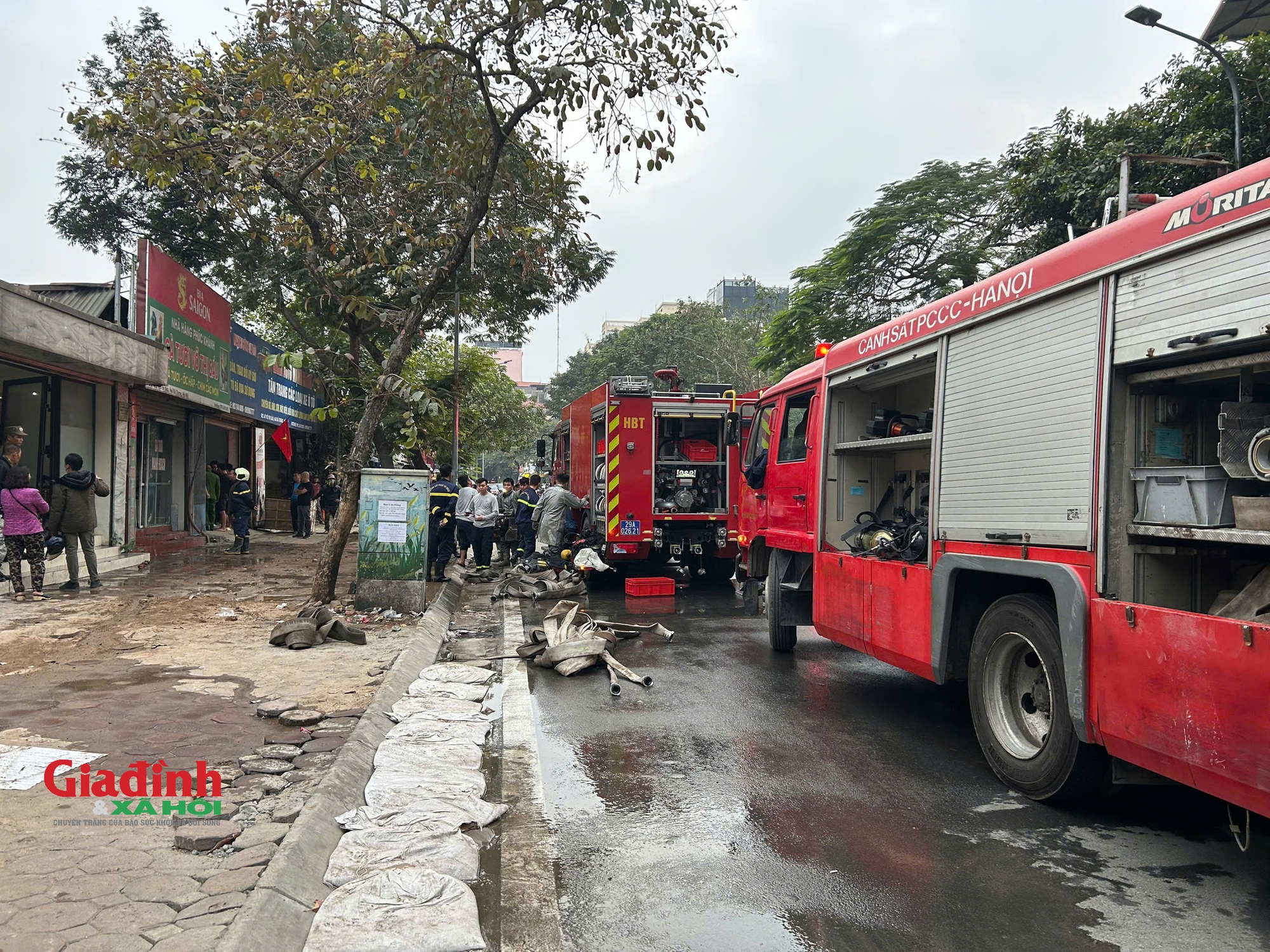 Hà Nội: Cháy lớn tại quán ăn trên phố Võ Thị Sáu, nghi do nổ bình gas- Ảnh 2.