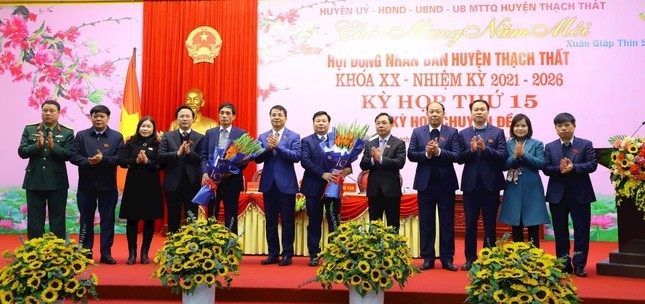 Ông Phùng Khắc Sơn được bầu làm Phó Chủ tịch UBND huyện Thạch Thất - Ảnh 1.