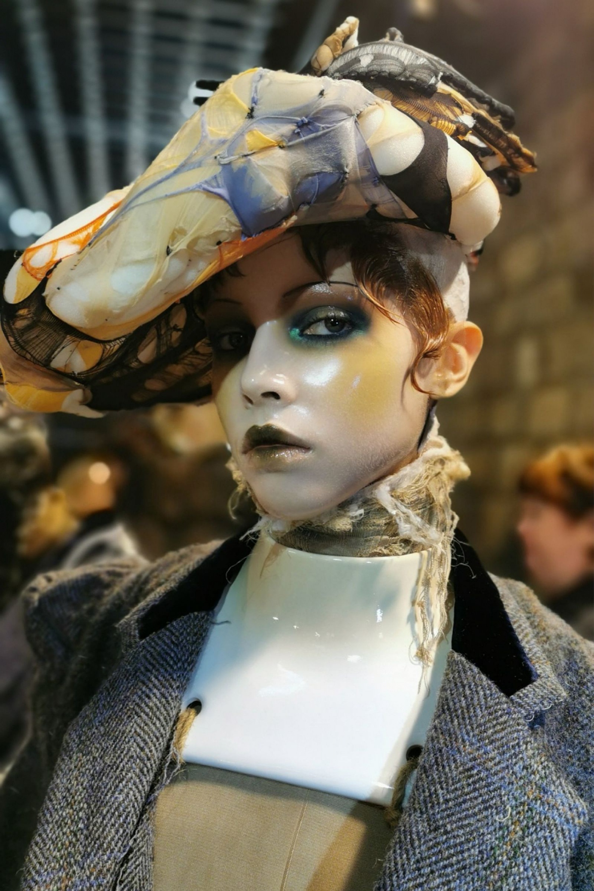 Nữ hoàng makeup Pat McGrath tiết lộ phong cách trang điểm huyền thoại - Ảnh 2.