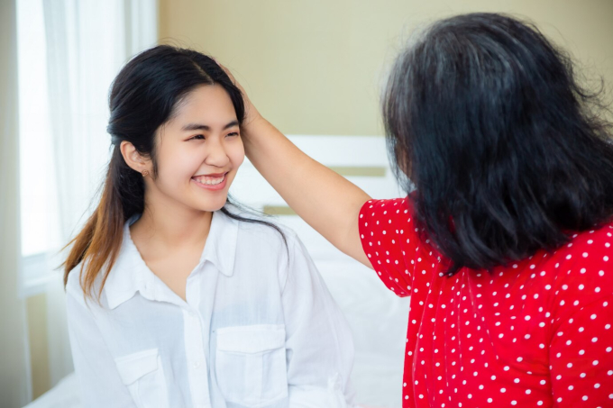 Tôi không dám tin vào mắt mình khi nhìn tập tiền mẹ chồng lì xì cho ngay sáng mùng Một Tết - Ảnh 1. Tôi không dám tin vào mắt mình khi nhìn tập tiền mẹ chồng lì xì cho ngay sáng mùng Một Tết - Ảnh 1.