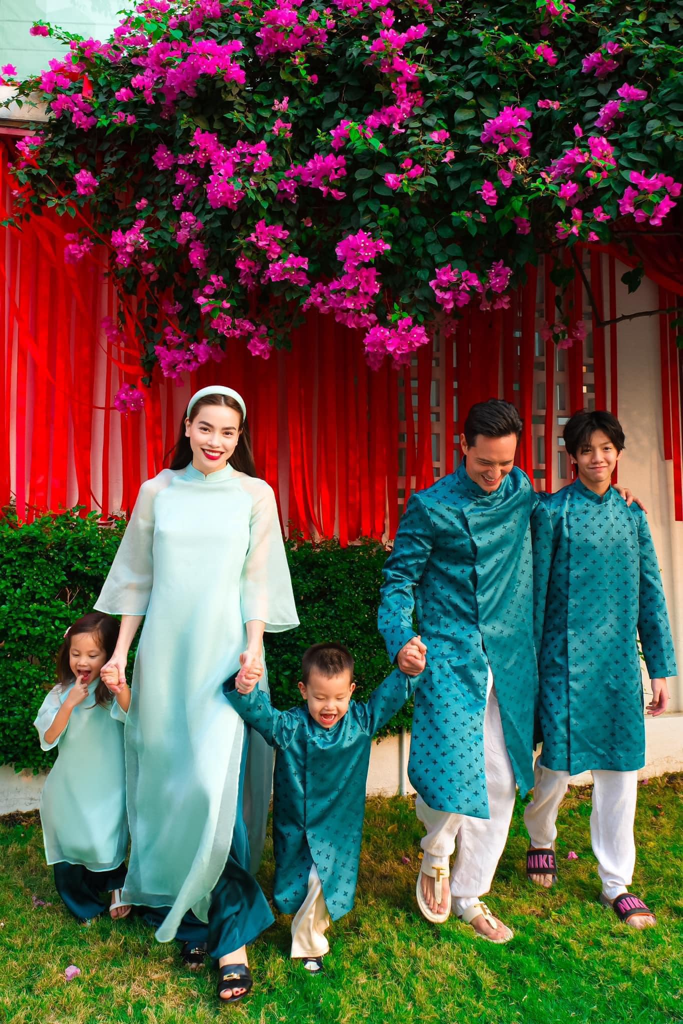 Subeo lộ vẻ ngoài lớn phổng phao, thừa hưởng điểm đắt giá từ Hà Hồ trong loạt ảnh gia đình Mùng 1 Tết - Ảnh 2.