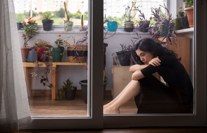 Trong lúc chờ tàn hương cúng Giao thừa, chồng nắm tay tôi thông báo một chuyện chấn động - Ảnh 1. Trong lúc chờ tàn hương cúng Giao thừa, chồng nắm tay tôi thông báo một chuyện chấn động - Ảnh 1.