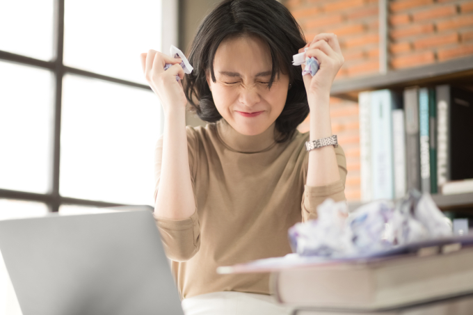 Nhà hàng xóm vui Tết khiến nhà tôi phải "hứng chịu" hậu quả đến tận nửa đêm - Ảnh 1. Nhà hàng xóm vui Tết khiến nhà tôi phải "hứng chịu" hậu quả đến tận nửa đêm - Ảnh 1.