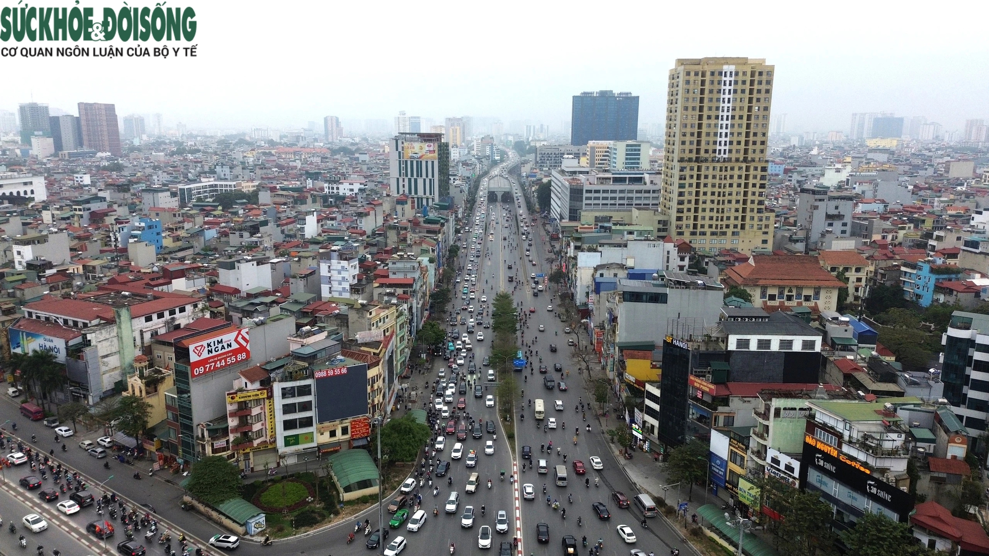 Ngày đi làm đầu tiên sau Tết, đường phố chật chội, người - xe chen chúc- Ảnh 3.