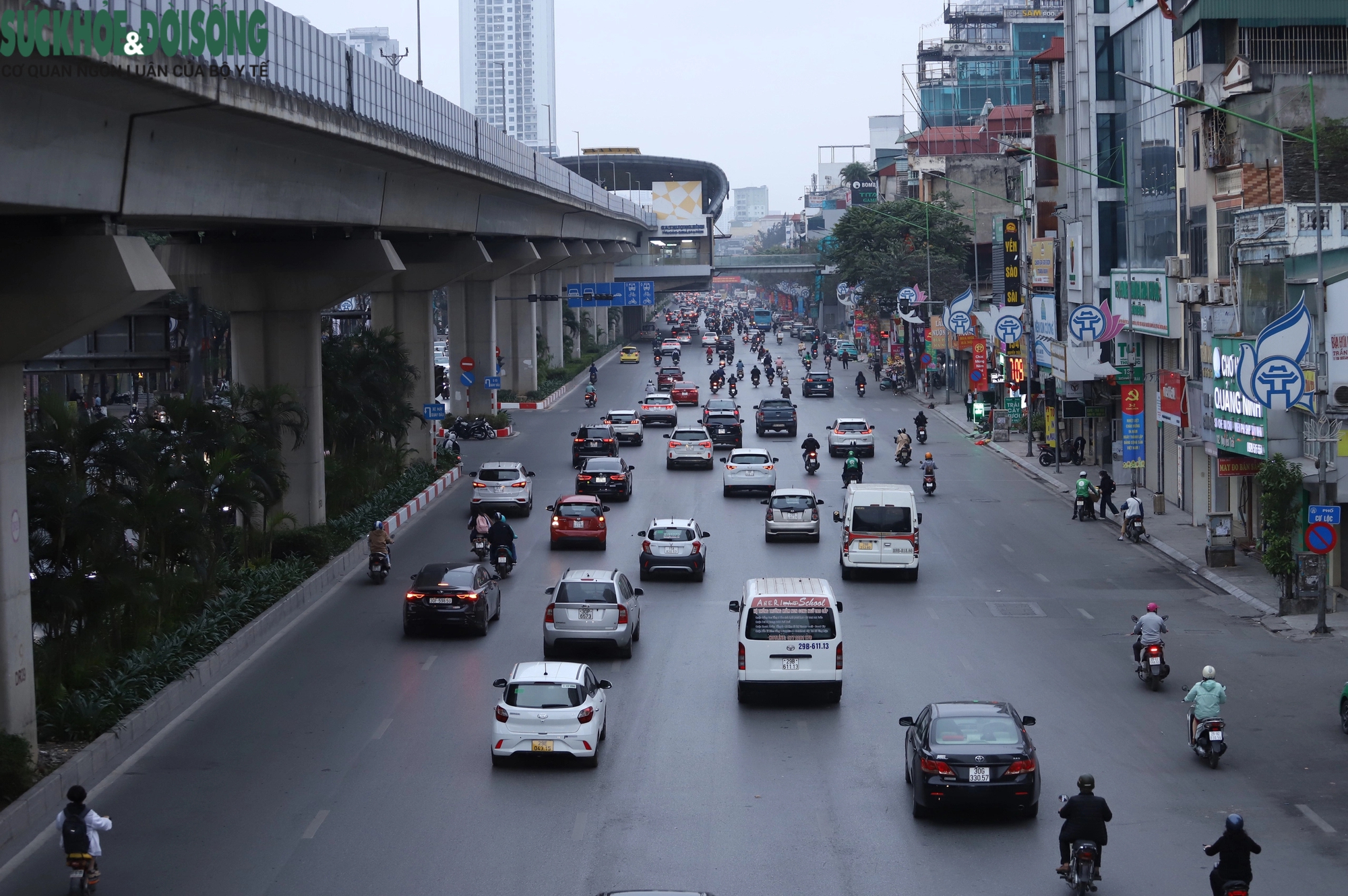 Ngày đi làm đầu tiên sau Tết, đường phố chật chội, người - xe chen chúc- Ảnh 5.