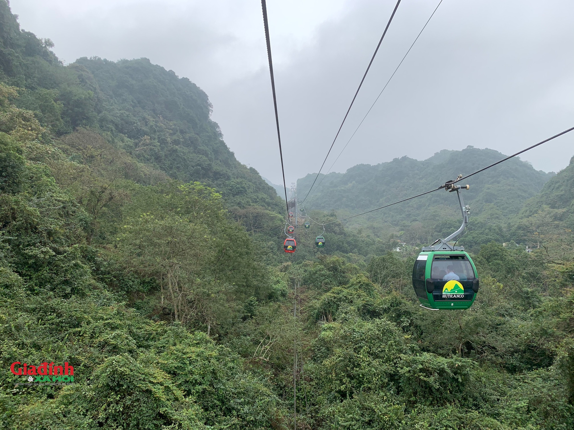 Khai hội chùa Hương 2024, không còn cảnh chen lấn, người dân thong thả lễ chùa, cầu an - Ảnh 7.