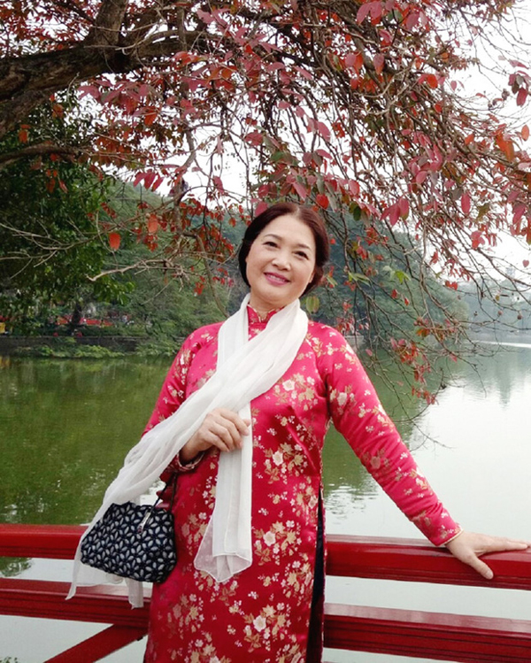 Hôn nhân đời thực của mỹ nhân Hà thành xưa: NSƯT Lê Vân sống kín tiếng với người chồng ngoại quốc - Ảnh 6.