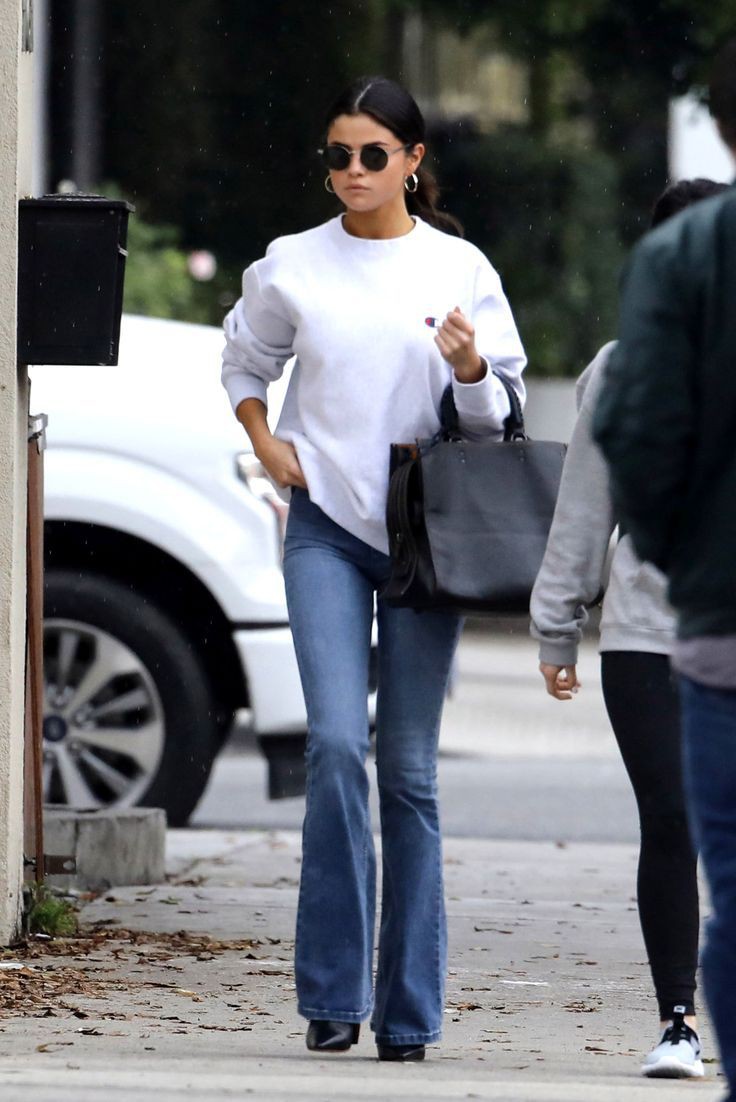 3 mẫu quần jeans tôn dáng làm nên phong cách sành điệu của Selena Gomez- Ảnh 5.
