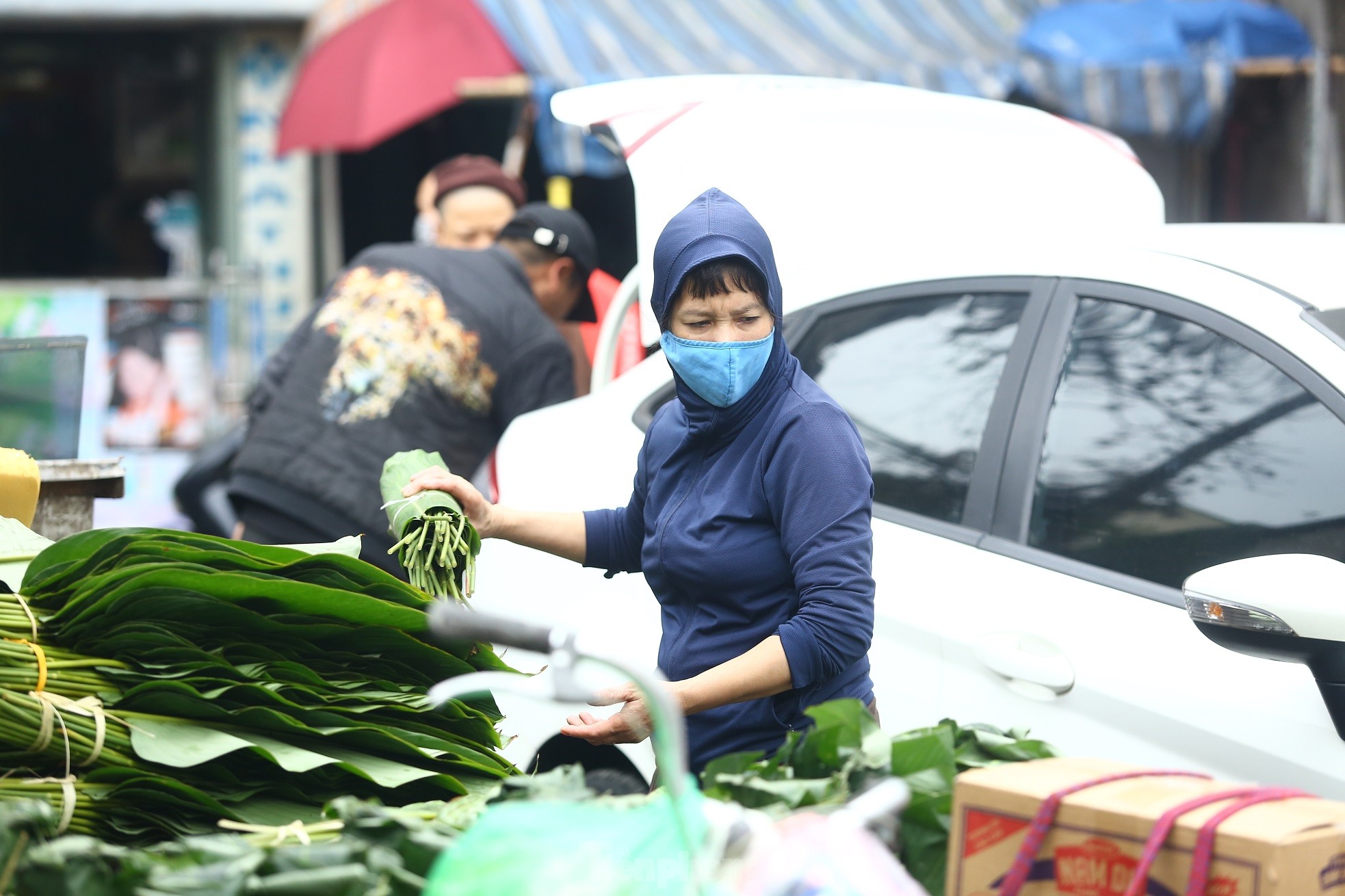 Chợ lá dong lâu đời nhất Hà Nội: Ngày bán hàng vạn lá, thu về hàng chục triệu - Ảnh 8.